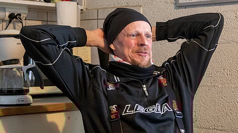 Anssi Nurminen on toiminut itsenäisenä valmentajana liki 40 vuotta. Ohjastajana voittoja urheiluhenkiselle Nurmiselle on karttunut siinä sivussa 462.