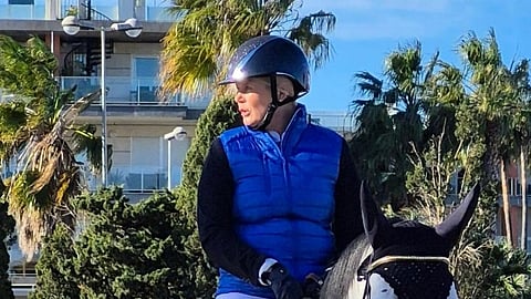 Aurinko, palmut, Välimeri ja loistavassa kunnossa oleva kisakenttä. Olivasta saa lentävän lähdön kisakauteen.