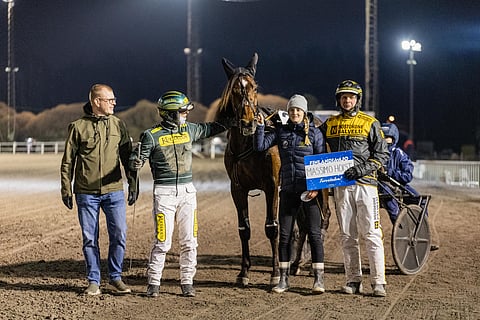 Jukka Hakkarainen sai Finlandia-ajon kutsulipun kouraansa.