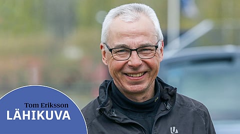 Tom Eriksson pitää kuntoa yllä muun muassa koirien kanssa lenkkeillen.