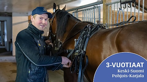 Niko Huuskola saavutti viime vuonna valmentajana Derbyn kolmossijan. Tänä vuonna tallin hevoset ovat voittaneet seitsemästä startista kolme.