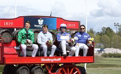 Finlandia-ajon 2015 hevosten ohjastajia esittelyssä.