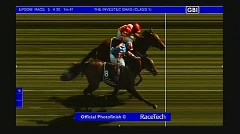 Maalikameran kuva Epsomin Oaksissa kertoo yllättäjän voitosta. (kuva: Epsomin maalikamera)