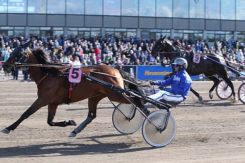 Björn Goop pääsi nautiskelemaan Absolut Newportin vauhdista Finlandia-ajoissa.