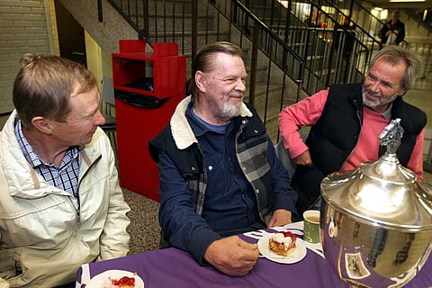 Derbyvoitto tuntuu muhevalta vielä seuraavillakin viikoilla. Korpi-Loiri-Bergholm -trio tarjosi kakkukahvit Fabrice Duon voiton kunniaksi Vermon keskiviikon yleisölle.