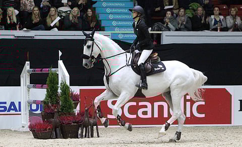 Anna-Julia Kontio lähtee Hongkongiin, mutta Fardon jää Sveitsiin.