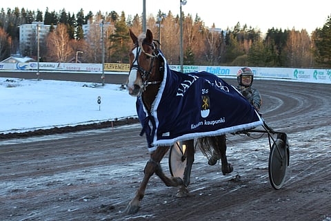 Helmen Vili toi Tapani Hiltuselle uran toisen Valkeala-ajon voiton