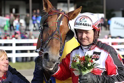 Ellin Sisu lunasti odotukset Oulu Expressissä. Kuvassa Ellin Sisu valmentaja Pauli Raivion kanssa. (arkistokuva)