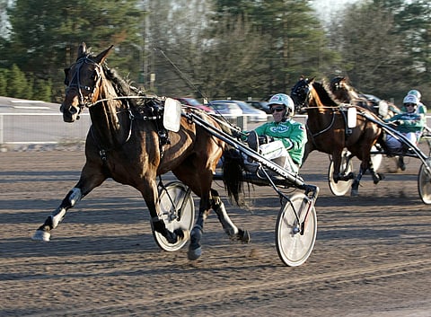Stone Capes Nastyllä ei ollut 76-finaalin loppumetreillä hädän päivää. Ari Moilanen valvoo tilannetta.