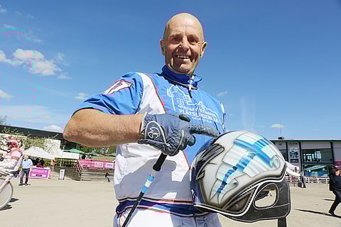 Kaj Widellin aiemmin operoituihin silmiin meni kuraa ja seurauksena oli sairaalareissu. Kuva: Jarno Unkuri