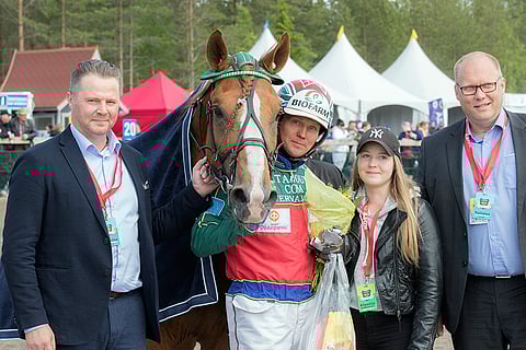 Hannu Hietasen Joriini haastaa Wauhdin Seinäjoella.