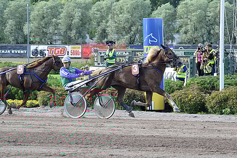 Costello nykäisi lopussa pienen eron muihin.