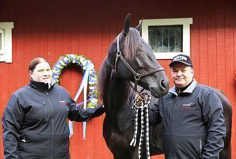 Hotshot Lucan hoitaja Marika Salin on työskennellyt Ari-Pekka Pakkasen ravitallissa Ylöjärvellä seitsemän vuotta.