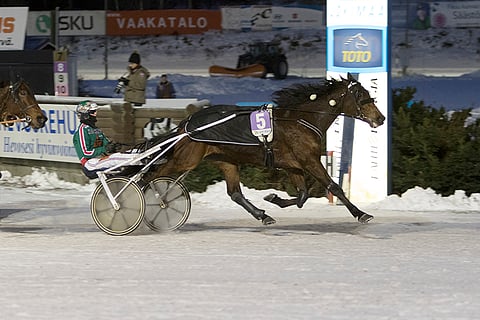 Golden Elevenillä on jälleen hankalat asetelmat, mutta kovavauhtisessa juoksussa se voi ehtiä yllätysvoittoon.