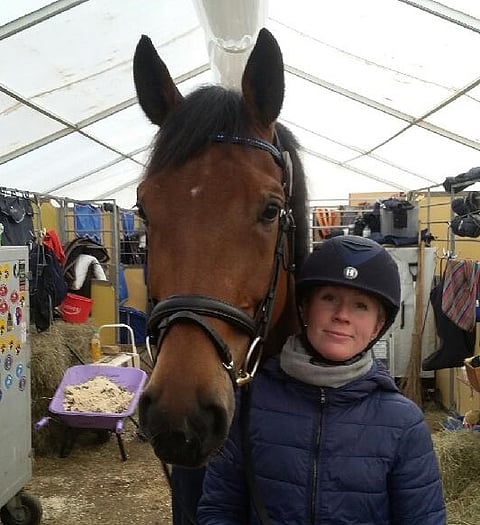 Tulos kohdillaan. Emma Kanerva ja Dambacu.