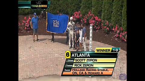 Atlanta tuo amerikkalaisväriä ruotsalaisten ennakkosuosikkien hallitsemaan Hambletonianin. Kuva Tioga Downsin kilpailuvideo.