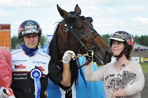 Mika Forss ajoi Kati Lindsbergin valmentamaa Right Brolinea.