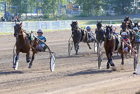 Robin Roof (vas,) voitti lopulta helposti.