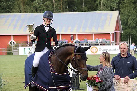 Sieltä se tuli, voitto.