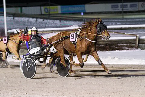 Kimmo Taipale valmentaa R.R. Valssitarta, mutta torstaina kuskin pestiä hoiti treenarin sijaan Ari Moilanen.