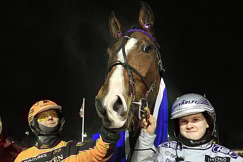 Farzad Boko oli voittajaseremonioissa ylväästi.