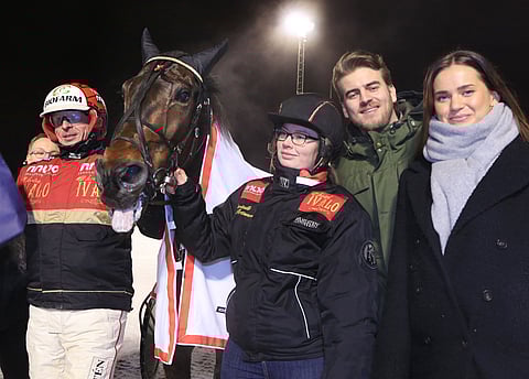 Isokenkä oli Salkkarit-lähtö, joten myös näyttelijöitä nähtiin voittajaseremonioissa.