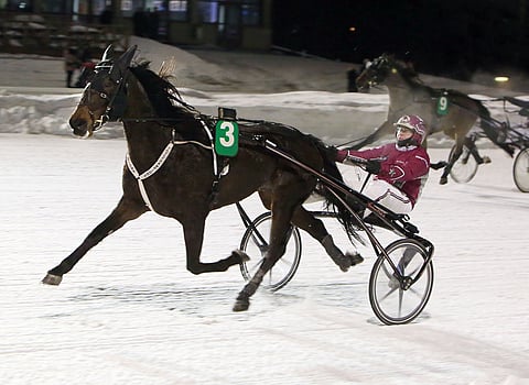 Antti Teivaisen ohjastama I'm Just A Sund otti kärkipaikalta hallitun täyosuman.