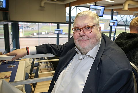 Kimmo Jokiniemi käy Kouvolassa Toto75-raveissa. ”Sain olla radan johtokunnassa, kun Kymi GP:tä perustettiin. Silleen se on aliarvostettu tapahtuma, vaikka uskon, että Seinäjoki Racekin kansainvälistyi sen myötä. Monihan puhui, ettei Kymi GP:tä ajeta kuin kerran. Nyt se on ajettu 21 kertaa.” Kuva: Jarno Unkuri.