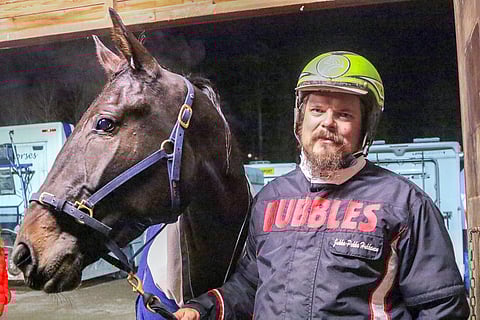 Jukka-Pekka Hukkanen matkaa kahden hevosen kanssa Teivoon, mutta kuvan Spill The Beans jäi kotitalliin.