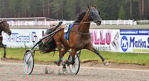 Santtu Raitala antoi Tir Du Cauxille maalissa ansaitut taputukset.