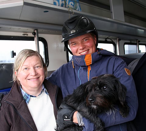 Varpu ja Juho Norilo sekä koira.