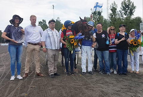 Mascate Match E3-finaalin voittajaseremonioissa. Kuva: Ken Karlsson/Suomen Hippoksen kuvapankki.