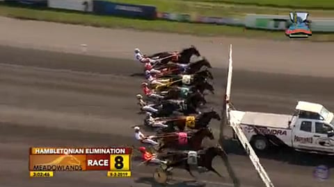 Hambletonianissa on nyt tosi kysymyksessä. Ensimmäinen karsintalähtö on ajettu - toinen odottaa kutsua. Kuva live streaming Meadowlands