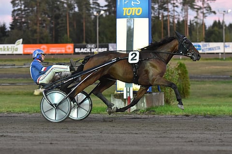 Olli Koivunen ajoi BWT Divinellä helpon oloisen keulavoiton.