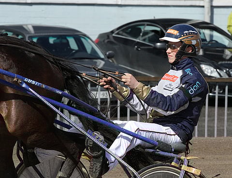 Niko Huuskola ajaa kilpaa tiistaina Teivossa. Kuva: Roosa Lindholm.