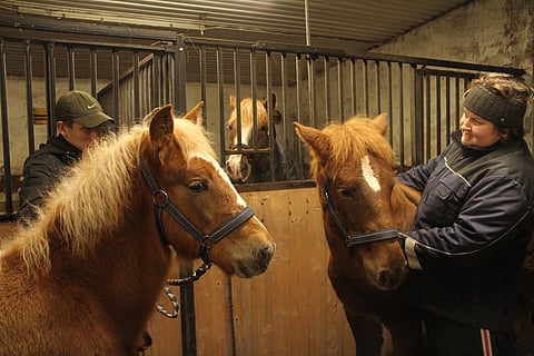 Rannan Ruhtinas, sen kaksi tytärtä ja Kaisu Västinsalo.