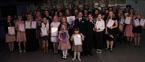 Ponigaalassa palkittiin menestyneitä poneja, poniohjastajia, nuorisotoimijoita ja nuorisoponeja sekä ensimmäistä kertaa myös raviponikasvattajia.