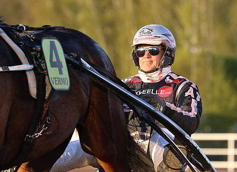 Valmentaja Hannu-Pekka Korpi korvaa Antti Teivaisen St. Legerin finaalissa Ava di Emelinin rattailla.