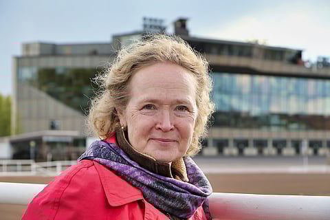 Jaana Husu-Kallio kävi keskiviikkona Vermossa paikan päällä tarkastamassa poikkeusolojen käytäntöjä. Kuva: AL