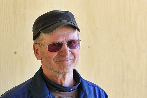 Mikko Porokka toimi maanantaina autokuskina Joensuun raveissa. Päivän Hevosurheilulehteen oli Porokan synttärijuttuun lipsahtanut kuva Pasi Pykäläisestä, tässä oikea kuva. Kuva: Anu Leppänen.