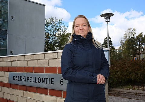 Minna Mäenpää toivoo, että alalla käännettäisiin voimavaraksi se, että kuninkuusravit ylipäätään päästään ajamaan. Kuva: JU