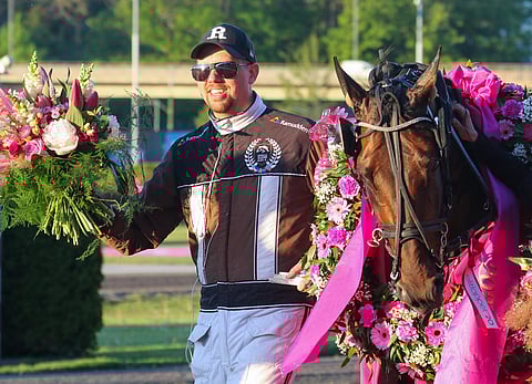 Daniel Redén ja Propulsion uran huippuhetkellä Elitloppet-voiton jälkeen 2020. Sitten kaikki romahti. Kuva: HU arkisto