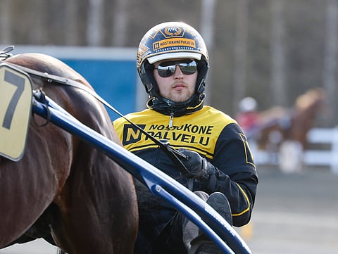 Niko Riekkinen ohjastaa ideavarma Zio Paperone Jetiä.