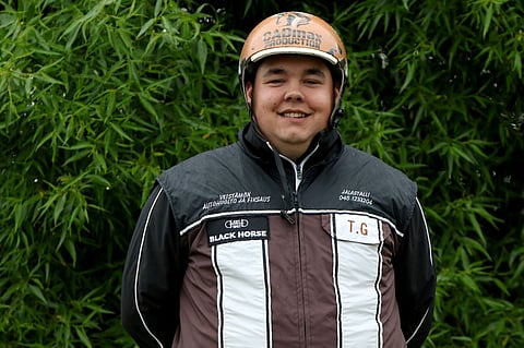 Nuorten ohjastajien Salamakypärät-kilpailusarjassa neljänneksi sijoittunut Terno Grönstrand satsaa nyt myös valmentamiseen.