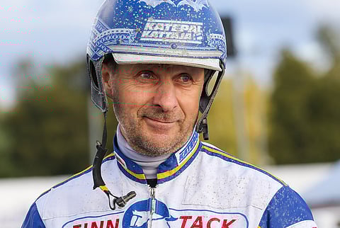 Esa Holopaisen Arnie's Emilie on yksi kolmesta luottohevosesta. Jackpotrahaa on tarjolla täysosumille 65 000 euroa.