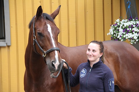 Rosa Mäkelä ja Akvelins.