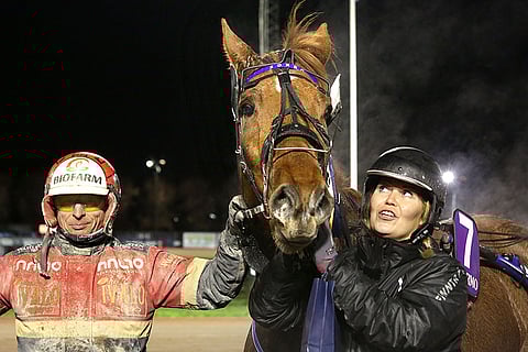Tapio Perttunen ohjastaa Mari Koikkalaisen valmentamaa Sorretun Voimaa myös keskiviikkona.