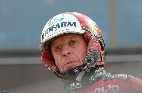 Tapio Perttusella riittää työsarkaa suomalaistaustaisen ruotsalaisen Sagari AB:n hevosten kanssa.