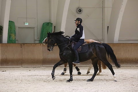 Hyppääminen Espanjan palmujen alla muuttui kotiharjoitteluksi Hyvinkäällä.