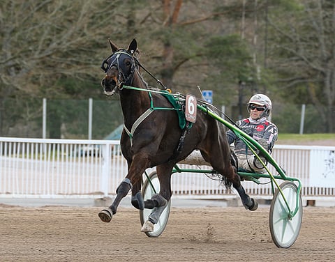 Antti Teivainen ohjasti Royal Daten Finlandia-viikonlopun lauantain T75-kierroksella yllätysvoittoon.